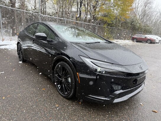 Toyota Prius hybride branchable 2026 2026 Noir minuit métallisé