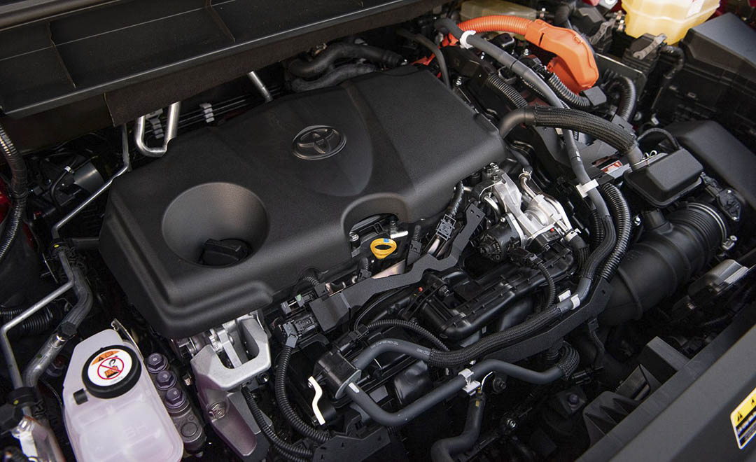 vue du moteur à bord du Toyota Highlander 2021